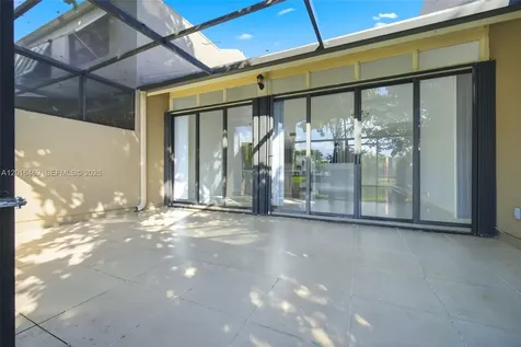 10941 N Lakeview Drive Pembroke Pines FL 33026