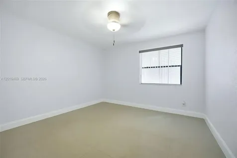 10941 N Lakeview Drive Pembroke Pines FL 33026