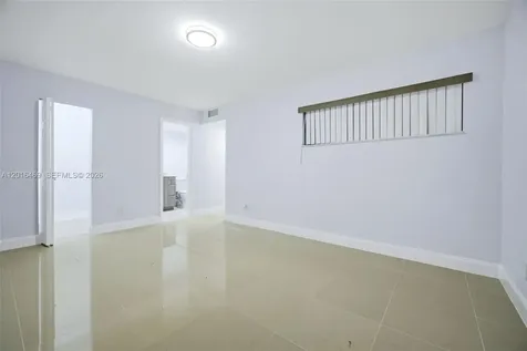 10941 N Lakeview Drive Pembroke Pines FL 33026