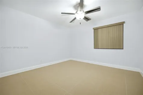 10941 N Lakeview Drive Pembroke Pines FL 33026