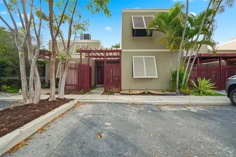 10941 N Lakeview Drive Pembroke Pines FL 33026