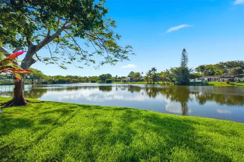10941 N Lakeview Drive Pembroke Pines FL 33026