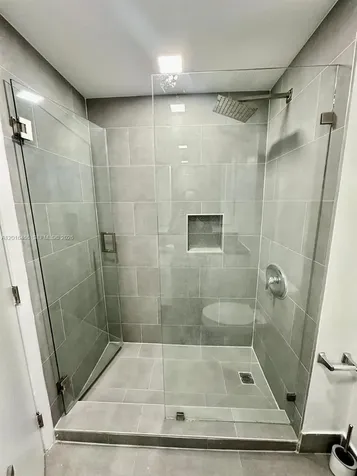 185 SE 14th Terrace Miami FL 33131