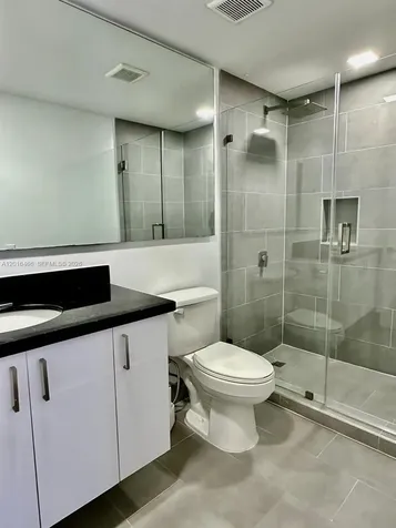 185 SE 14th Terrace Miami FL 33131