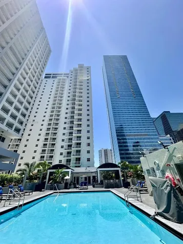 185 SE 14th Terrace Miami FL 33131