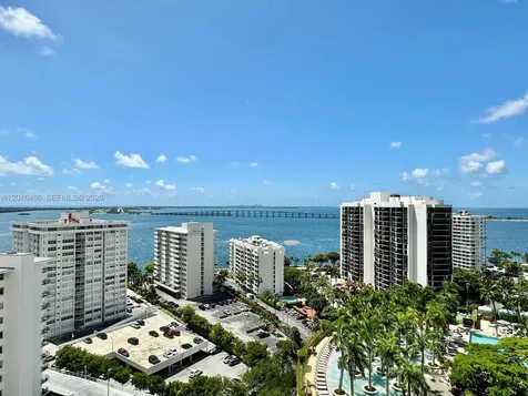 185 SE 14th Terrace Miami FL 33131