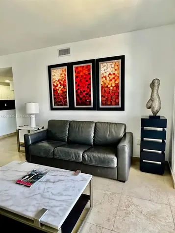 185 SE 14th Terrace Miami FL 33131