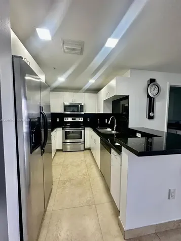 185 SE 14th Terrace Miami FL 33131