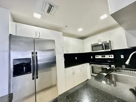 185 SE 14th Terrace Miami FL 33131