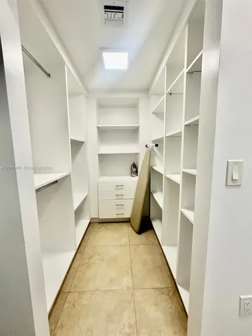 185 SE 14th Terrace Miami FL 33131