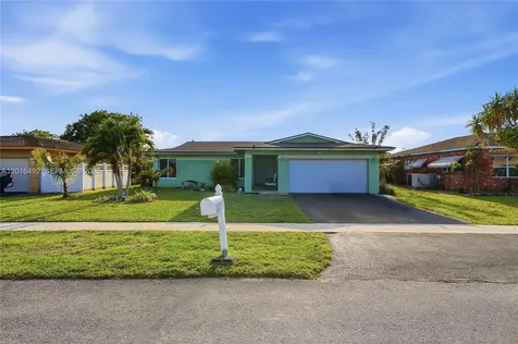 8271 NW 68th Terrace Tamarac FL 33321