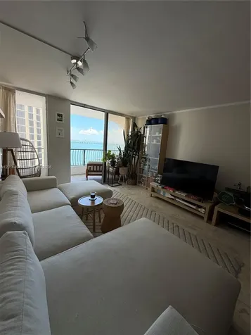 555 NE 15th Street Miami FL 33132