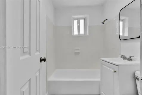 2140 NW 29th Street Oakland Park FL 33311