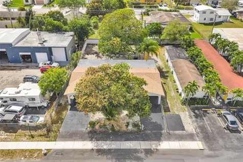 2140 NW 29th Street Oakland Park FL 33311