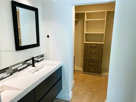 14551 SW 142nd Court Circle Miami FL 33186