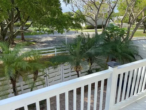 14551 SW 142nd Court Circle Miami FL 33186