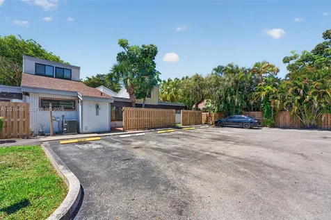 1717 NW 73rd Avenue Plantation FL 33313