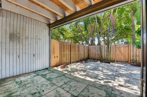 1717 NW 73rd Avenue Plantation FL 33313