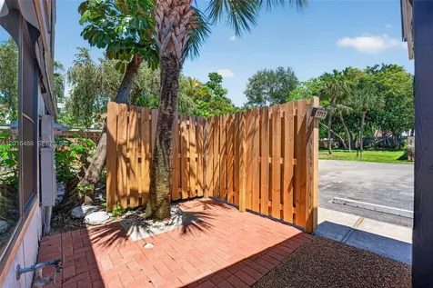 1717 NW 73rd Avenue Plantation FL 33313