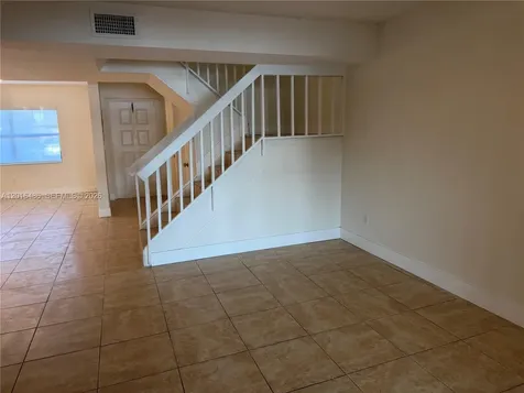 6640 W 24th Court Hialeah FL 33016