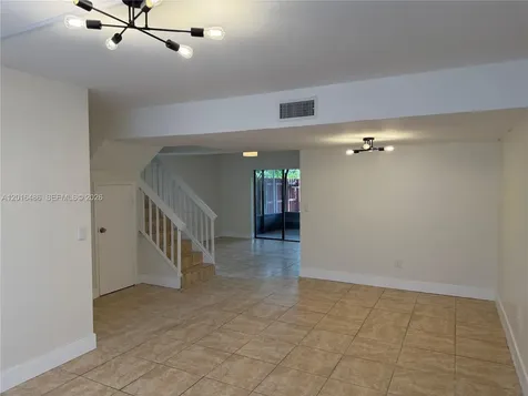 6640 W 24th Court Hialeah FL 33016