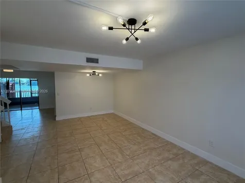 6640 W 24th Court Hialeah FL 33016