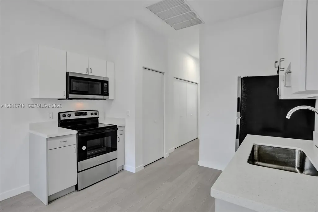 1567 NW 1st Street Miami FL 33125