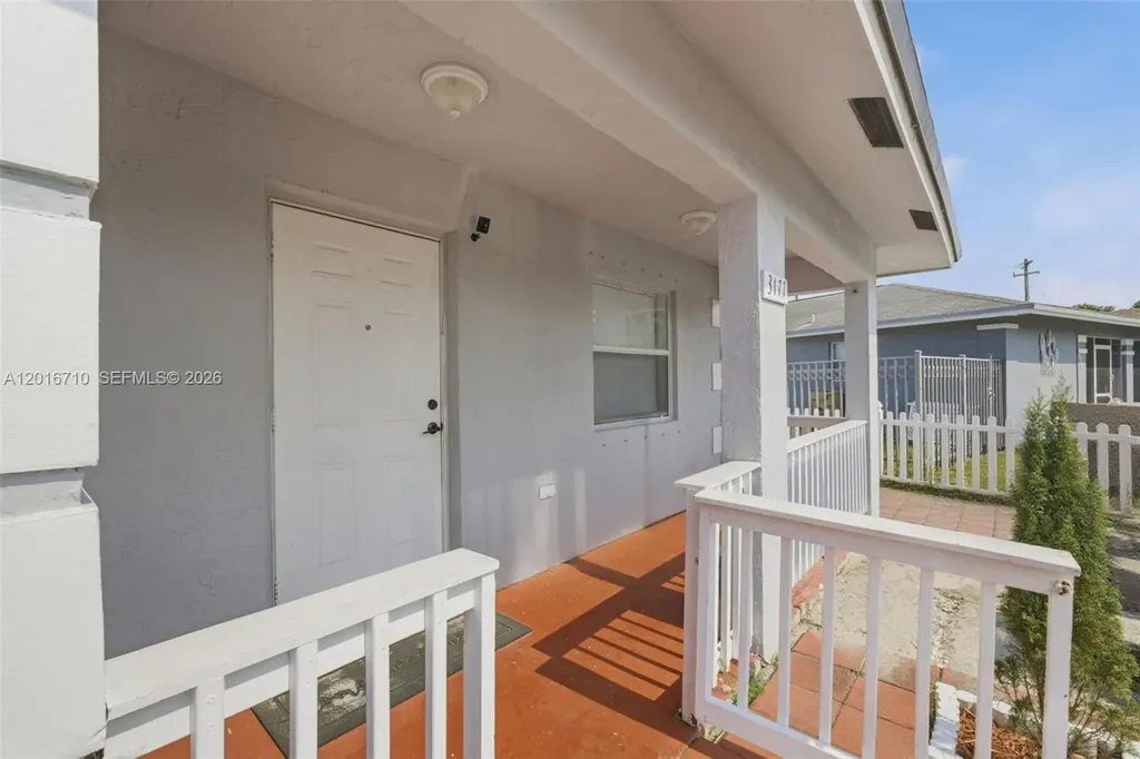 3177 NW 75th Way Hollywood FL 33024