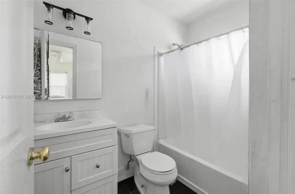 3177 NW 75th Way Hollywood FL 33024