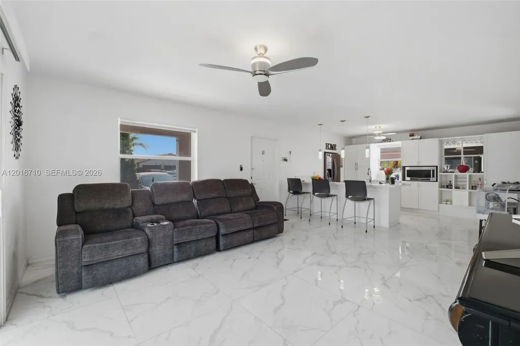 3177 NW 75th Way Hollywood FL 33024