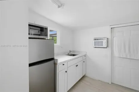 3177 NW 75th Way Hollywood FL 33024