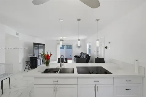 3177 NW 75th Way Hollywood FL 33024