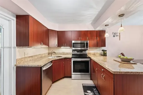 64 Wimbledon Lake Drive Plantation FL 33324