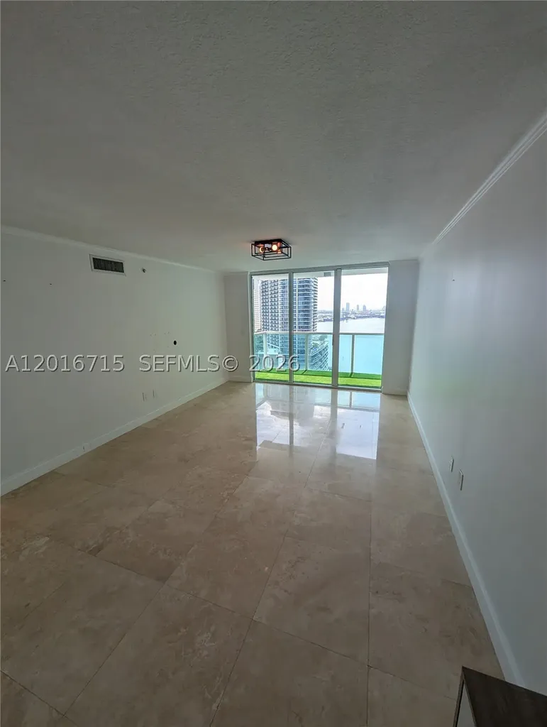 31 SE 5th Street Miami FL 33131