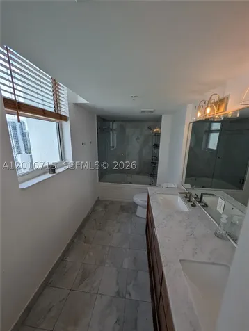 31 SE 5th Street Miami FL 33131