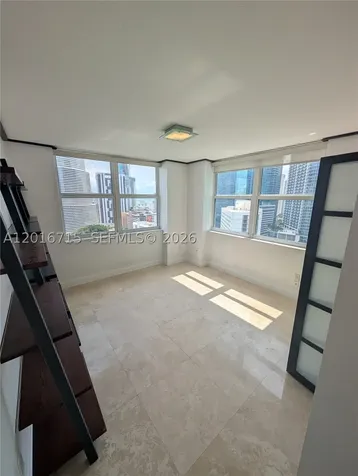 31 SE 5th Street Miami FL 33131