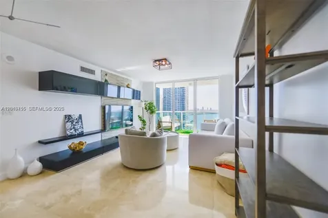 31 SE 5th Street Miami FL 33131