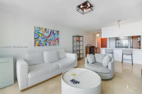 31 SE 5th Street Miami FL 33131