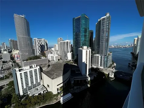 31 SE 5th Street Miami FL 33131