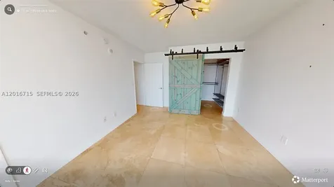 31 SE 5th Street Miami FL 33131