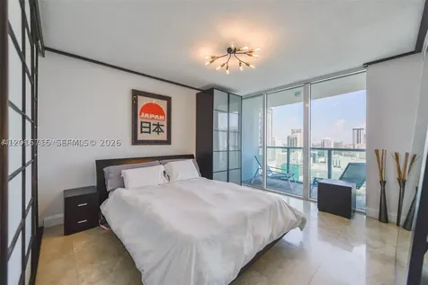 31 SE 5th Street Miami FL 33131