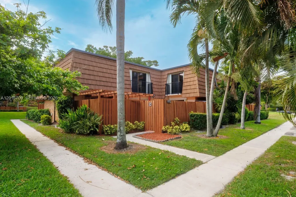 9126 SW 20th Place Davie FL 33324