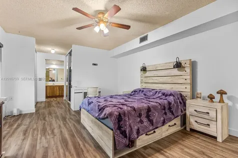 9126 SW 20th Place Davie FL 33324