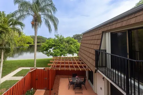 9126 SW 20th Place Davie FL 33324