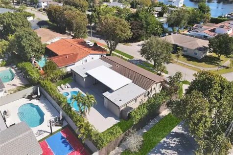 19694 NE 24th Avenue Miami FL 33180