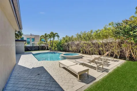 19694 NE 24th Avenue Miami FL 33180