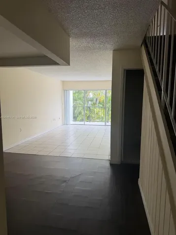 30 NW 87th Avenue Miami FL 33172