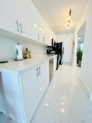 100 Lincoln Road Miami Beach FL 33139