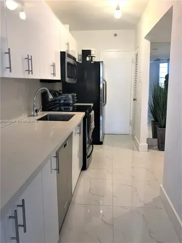100 Lincoln Road Miami Beach FL 33139