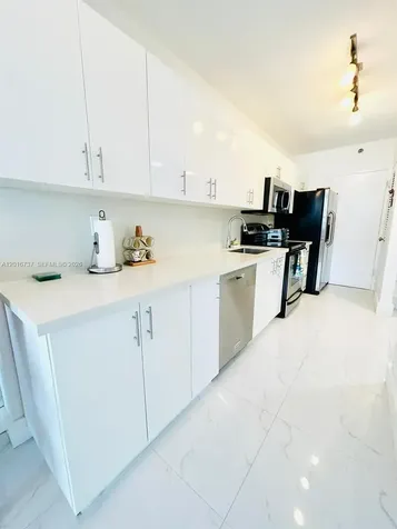 100 Lincoln Road Miami Beach FL 33139
